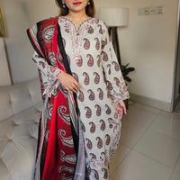 3 Piece Khaddar Embroidered